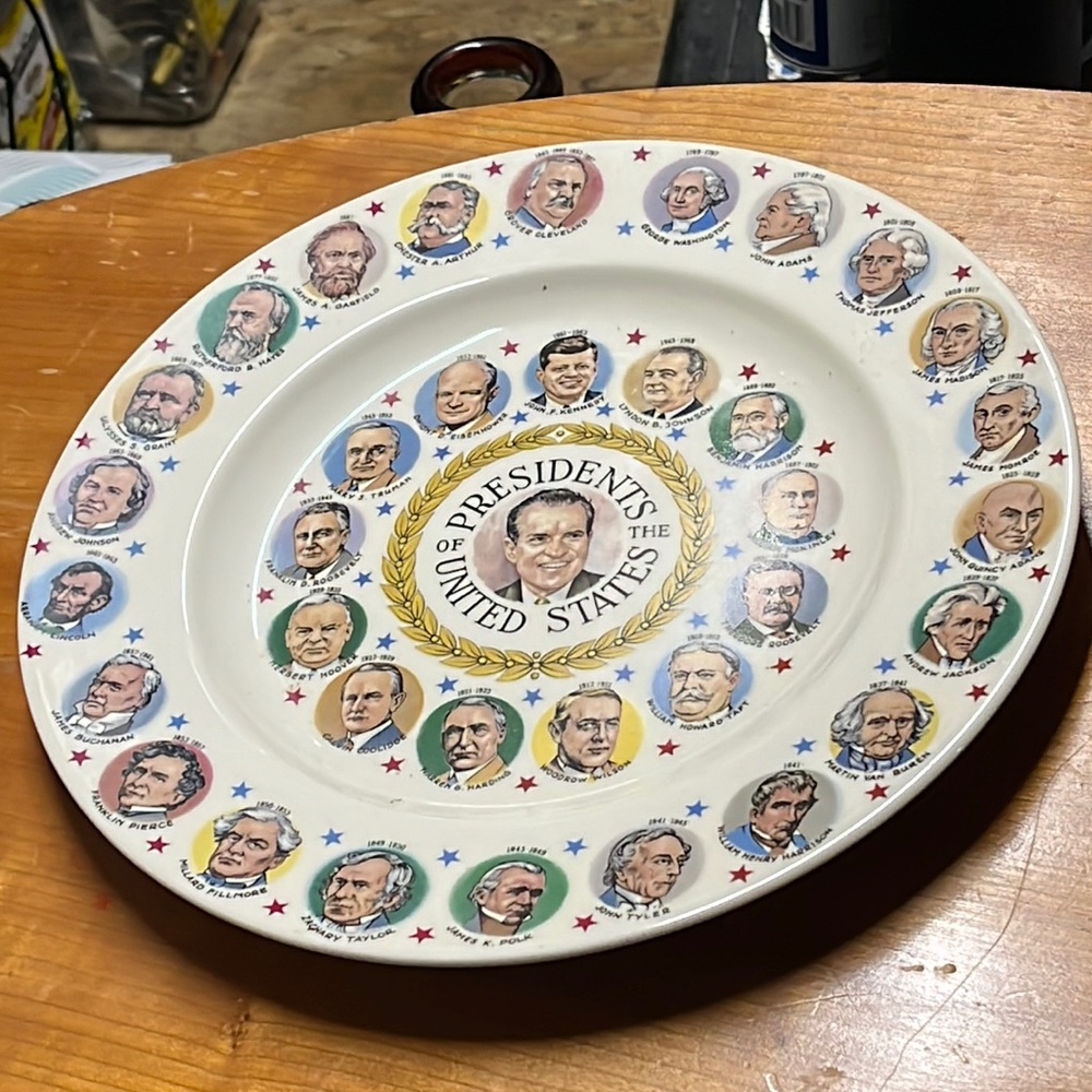 HOMER LAUGHLIN’sTHE PRESIDENTS OF THE UNITED STATES PLATESRICHARD NIXON SHOWCASE